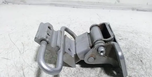 Audi A6 S6 C6 4F Rear door lower hinge 8E0833412