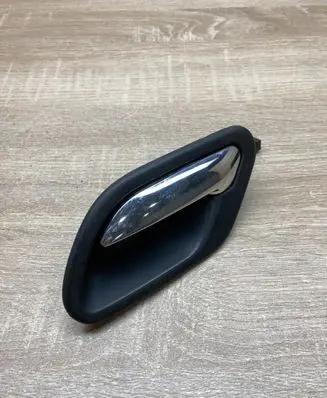 BMW 5 E39 Front door interior handle 8226049