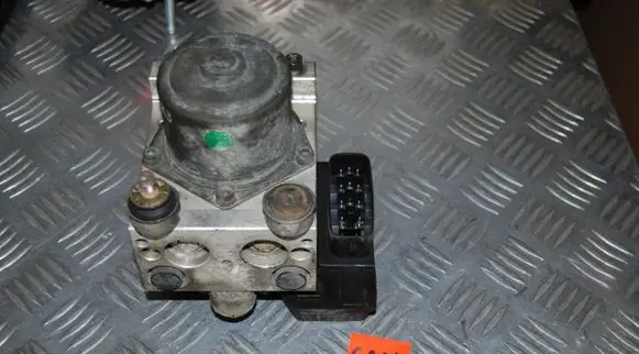 Mazda 6 ABS Pump 2059152
