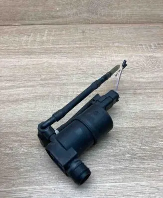 Peugeot 307 Windscreen/windshield washer pump 9641553880 WithPlug