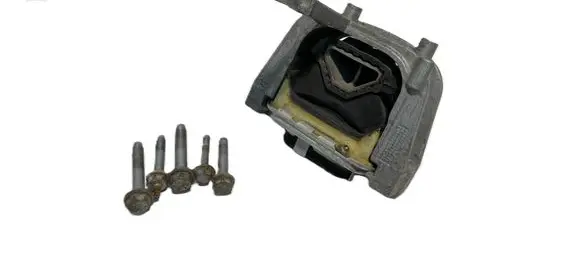 Volkswagen PASSAT B8 Engine mount bracket 5Q0199262DE 34520