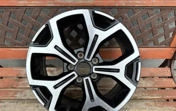 Renault Kadjar R17 alloy rim 