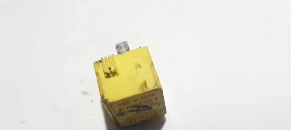 Mercedes-Benz ML W163 Other relay A0025421418 4R0931680-02