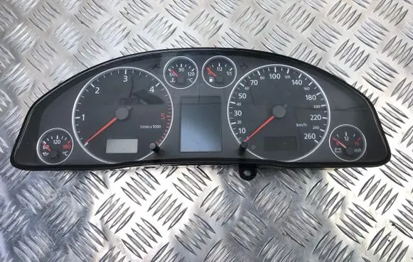 Audi A6 S6 C5 4B Speedometer (instrument cluster) 4B0920933M 110080128
