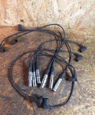 Mercedes-Benz E W124 Plug wire 1S03808