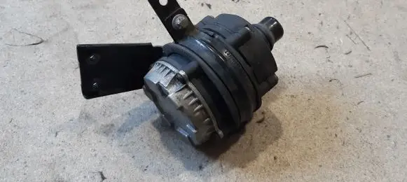 Mercedes-Benz GLC X253 C253 Electric auxiliary coolant/water pump A0005002686