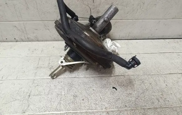Volvo S40, V40 Brake booster 30884422