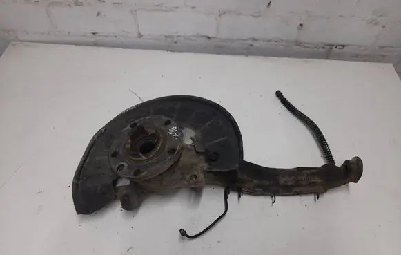 Volkswagen Touareg I Front wheel hub 7l0407258a