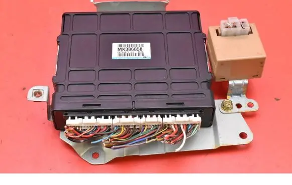 Mitsubishi Pajero Engine control unit/module ECU MK386858