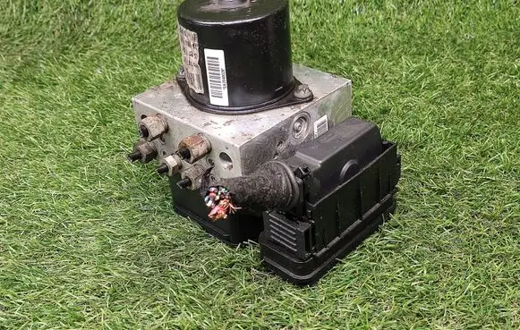 Opel Insignia A ABS Pump 13316697