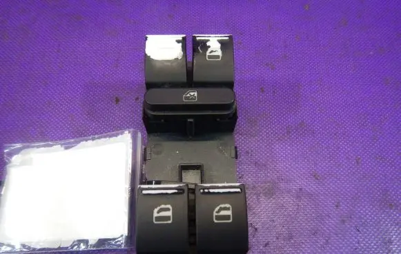 Volkswagen Jetta V Quarter vent window switch 1K4959857