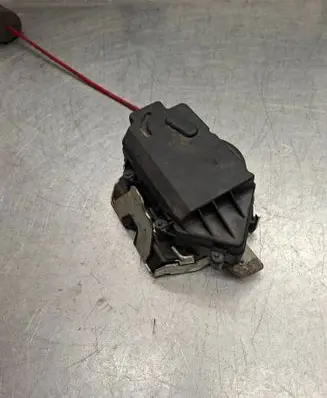 Mercedes-Benz E W211 Loading door lock G1N2022072222