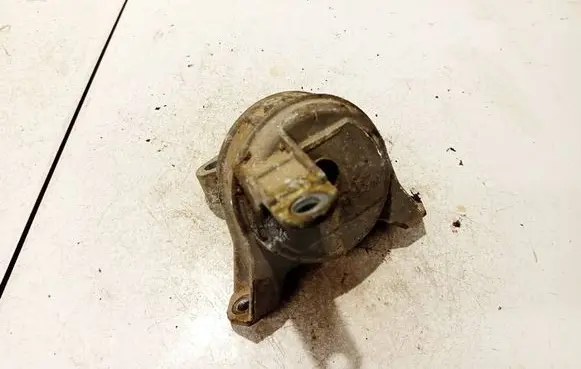 Opel Astra H Engine mount bracket 13125627