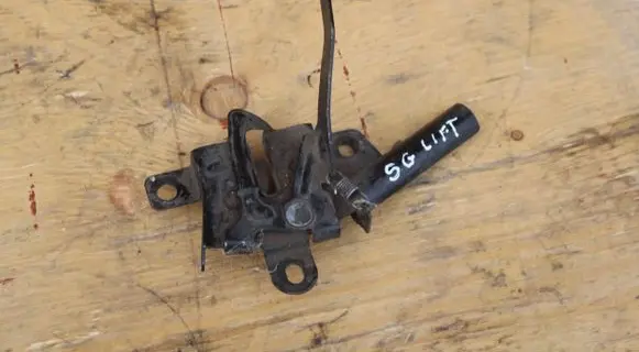 Subaru Forester SG Engine bonnet/hood lock/latch loop/hook 