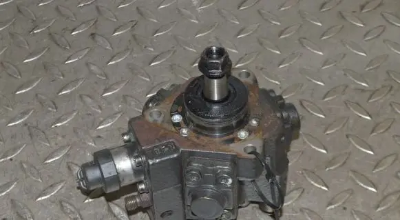 BMW 3 G20 G21 Fuel injection high pressure pump 0445010206 331002A420