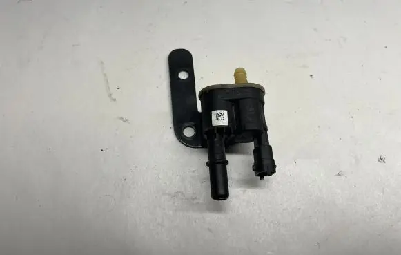 Dodge Challenger Engine mount vacuum valve 04627694AA