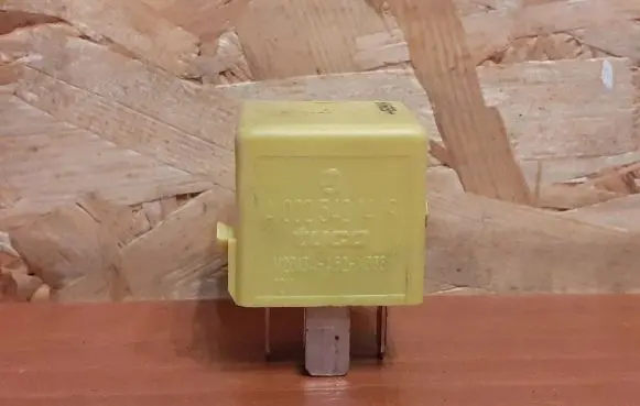 Mercedes-Benz E W210 Other relay A0025421419 2250