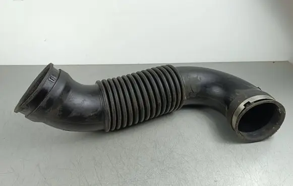 Ram 1500 Air intake duct part 68090732AA 46863E