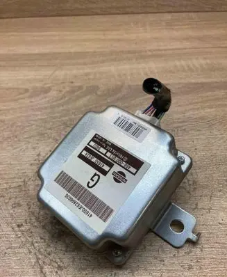 Nissan X-Trail T30 Transfer box differential control unit 41650JE62A A68000U13