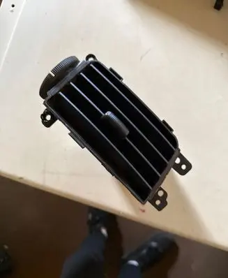 Hyundai H-1, Starex, Satellite Dash center air vent grill 4H97410000