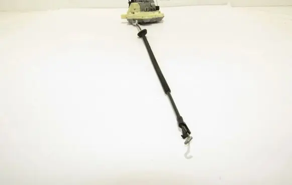 Volkswagen Eos Front door lock 1P1837016