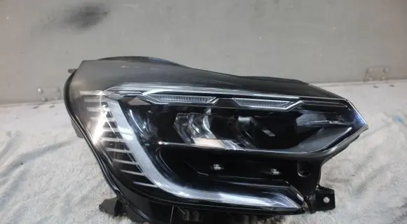 Renault Captur II Headlight/headlamp 260104900R 01393012 1EX2472