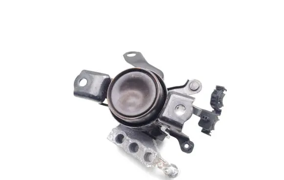 Engine mount bracket
