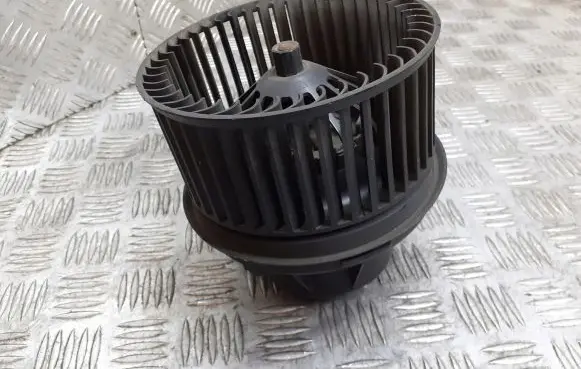 Ford Focus Front door blower motor 3M5H-18456-EC