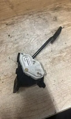 Volvo XC90 Accelerator throttle pedal 30683521