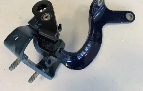 Audi Q7 4L Tailgate/trunk/boot hinge 4L0827300B