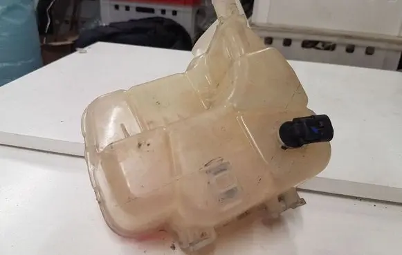 Opel Astra J Coolant expansion tank/reservoir 13393368