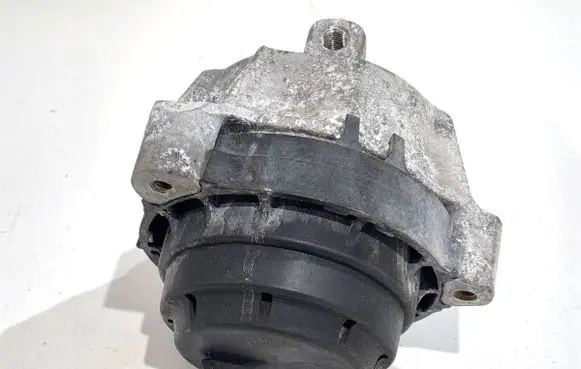 BMW 5 G30 G31 G38 Engine mount vacuum valve 6883514