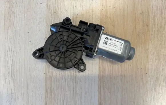Hyundai i30 Rear door window regulator motor 83450G3000