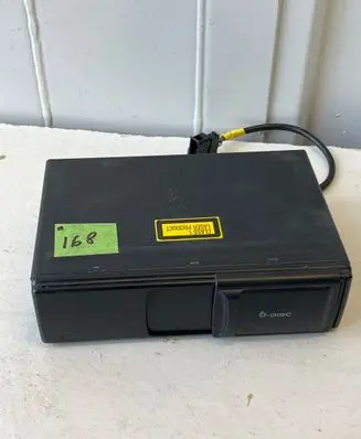 Volkswagen Touareg I CD/DVD changer 1J6035111