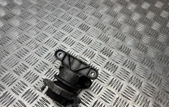Audi A4 S4 B6 8E 8H Gearbox mounting bracket 8E0399115F