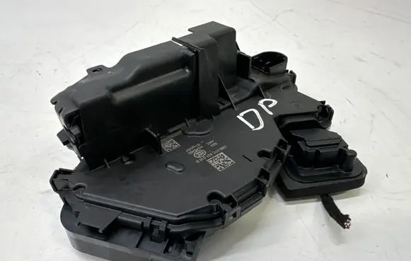 Volkswagen T-Cross Front door lock 5TC837016B