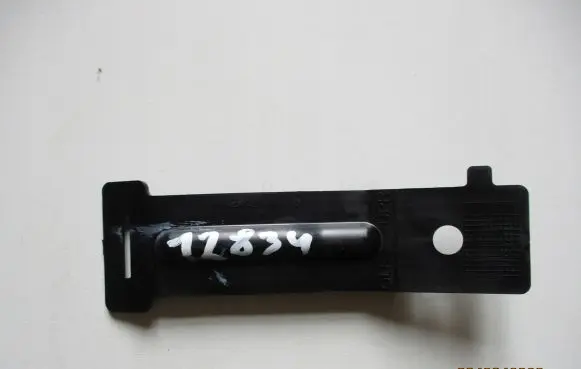 KIA Sportage Headlight/headlamp mounting bracket 86633F1000