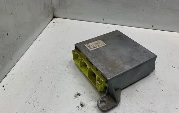 Mazda 6 Airbag control unit/module 3326259