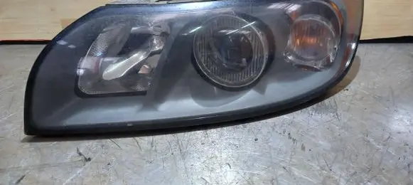 Volvo V50 Front reflector 