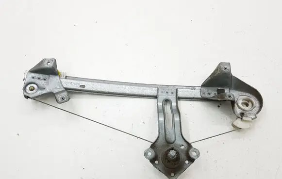 Rear window lifting mechanism without motor
