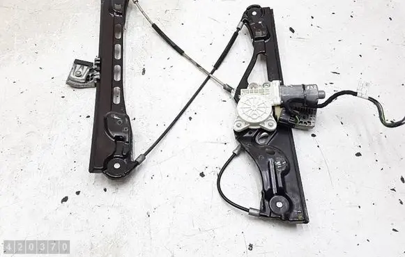 Mercedes-Benz E W211 Sliding door window regulator with motor A2117200146