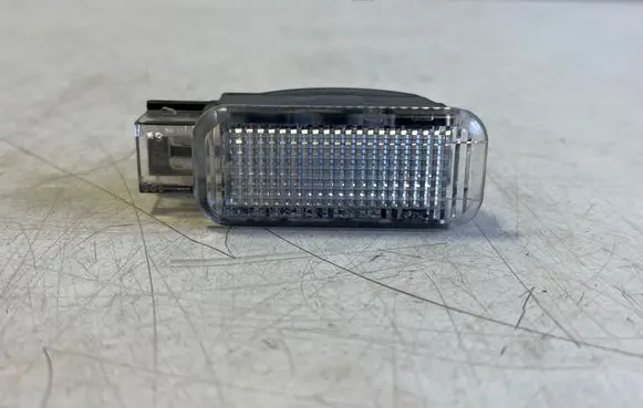 Audi Q3 F3 Glove box light 3B0947415B