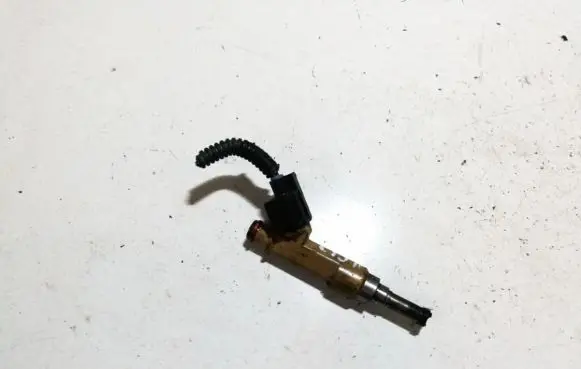 Toyota Auris 150 Fuel injector 069072207 2325057010