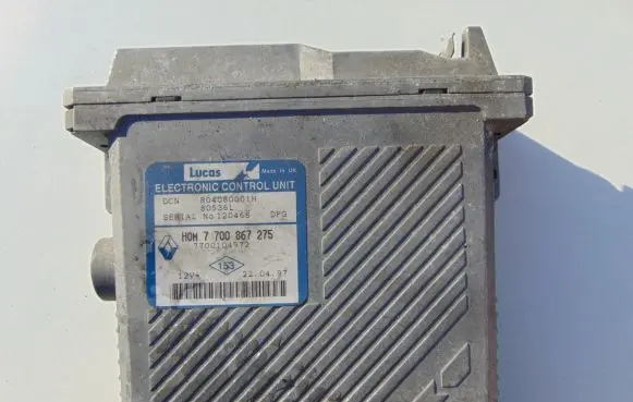Renault Megane I Engine control unit/module 7700867275