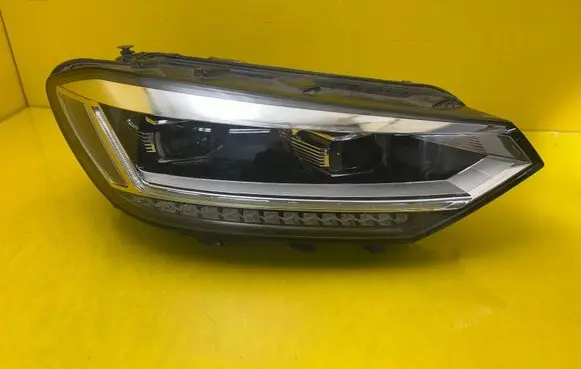 Volkswagen Touran III Headlight/headlamp 5TB941082A