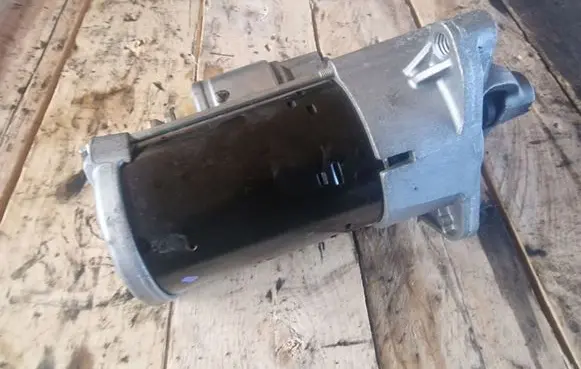 Dacia Sandero Starter motor 233007689R