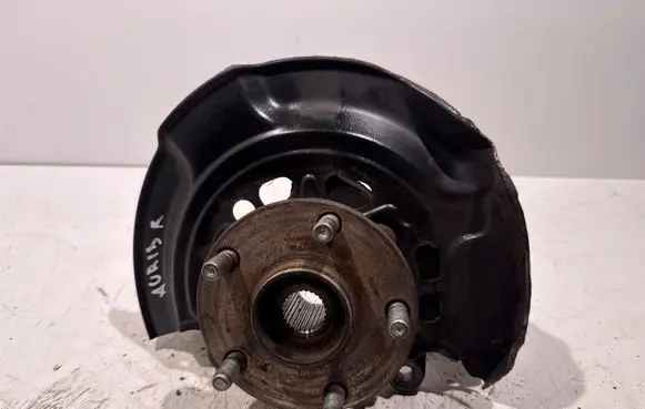 Toyota Auris E180 Front wheel hub