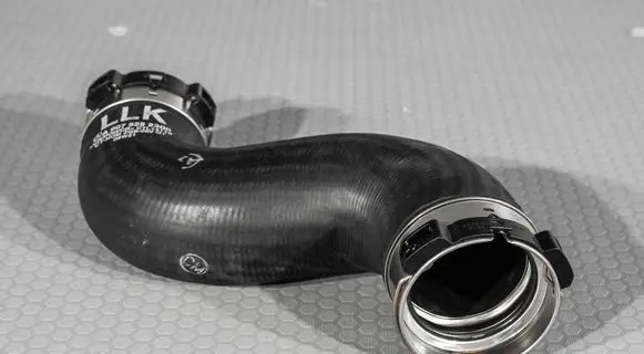 Intercooler hose/pipe