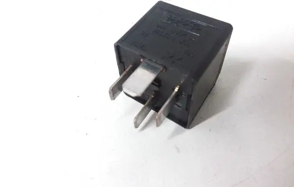 Ford C-MAX I Other relay 5N5T14B192CA V23136B1X66