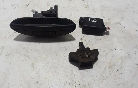 Loading door lock